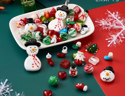 “Tiny Wonders of the Season: Curated Christmas Small Gifts”